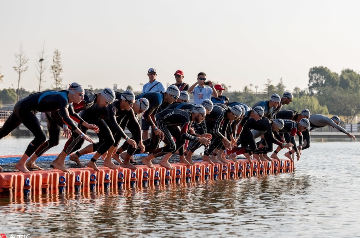 Pro triathlon swim start - New Swimmer Training Plan